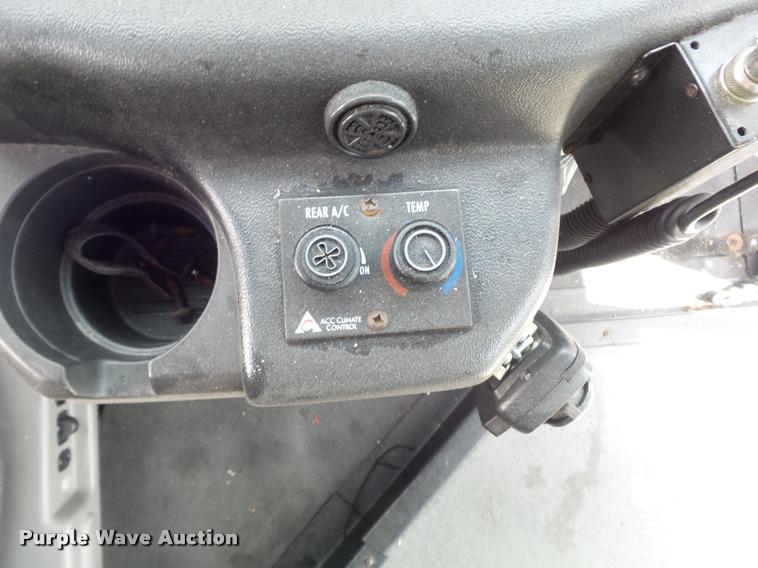 image for item DB6495 2010 Ford Econoline E450 Super Duty shuttle bus