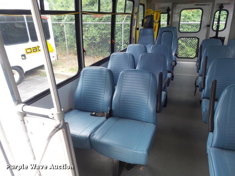 image for item DB6495 2010 Ford Econoline E450 Super Duty shuttle bus
