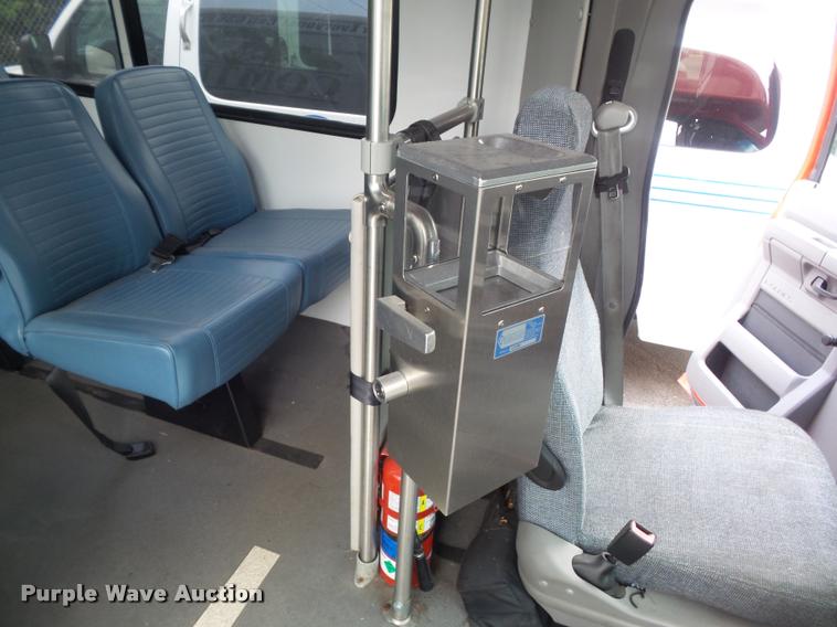 image for item DB6495 2010 Ford Econoline E450 Super Duty shuttle bus