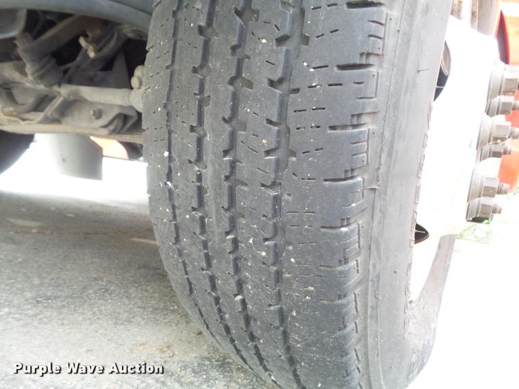 image for item DB6495 2010 Ford Econoline E450 Super Duty shuttle bus