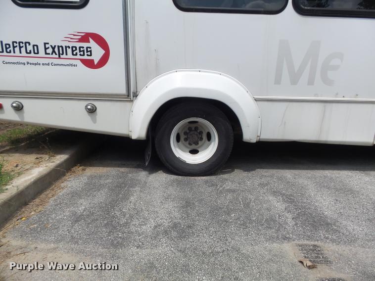 image for item DB6495 2010 Ford Econoline E450 Super Duty shuttle bus