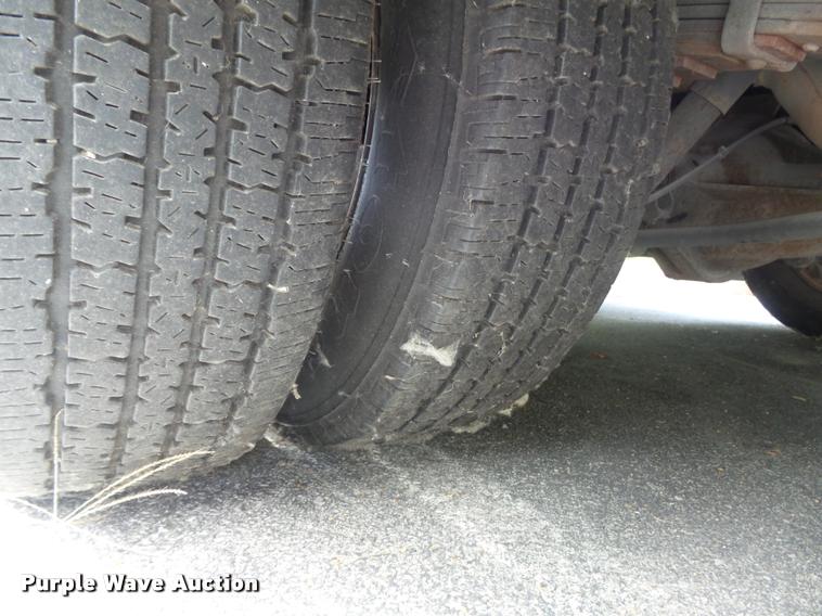 image for item DB6495 2010 Ford Econoline E450 Super Duty shuttle bus