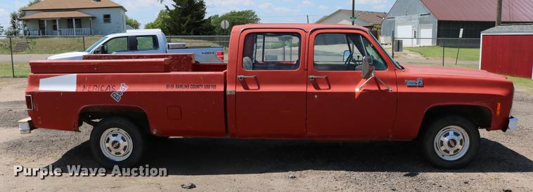 image for item DB9270 1980 Chevrolet Custom Deluxe 20 Crew Cab pickup truck