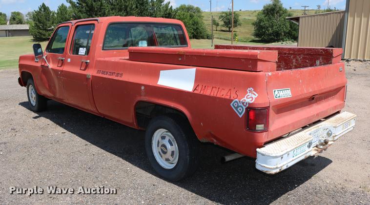 image for item DB9270 1980 Chevrolet Custom Deluxe 20 Crew Cab pickup truck