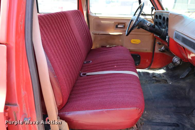 image for item DB9270 1980 Chevrolet Custom Deluxe 20 Crew Cab pickup truck
