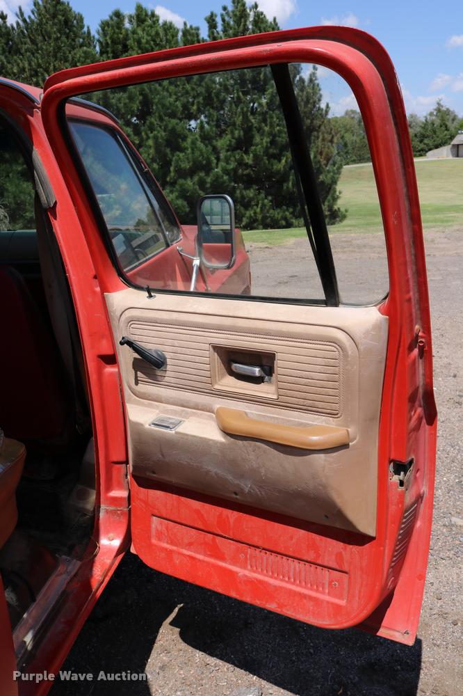 image for item DB9270 1980 Chevrolet Custom Deluxe 20 Crew Cab pickup truck