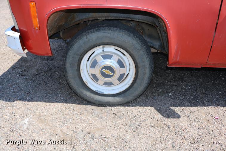 image for item DB9270 1980 Chevrolet Custom Deluxe 20 Crew Cab pickup truck