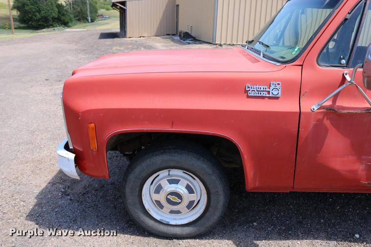 image for item DB9270 1980 Chevrolet Custom Deluxe 20 Crew Cab pickup truck