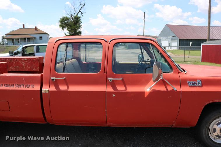 image for item DB9270 1980 Chevrolet Custom Deluxe 20 Crew Cab pickup truck