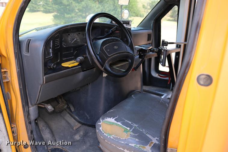 image for item DB9271 1995 Ford Econoline E350 Collins school bus