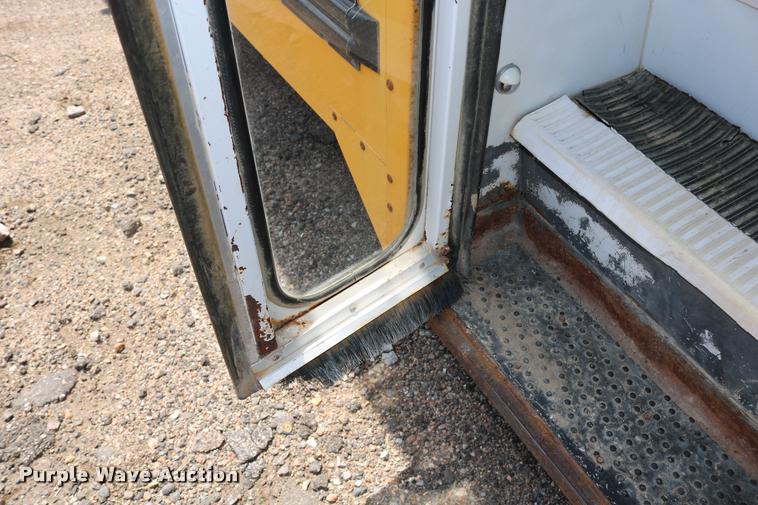 image for item DB9271 1995 Ford Econoline E350 Collins school bus