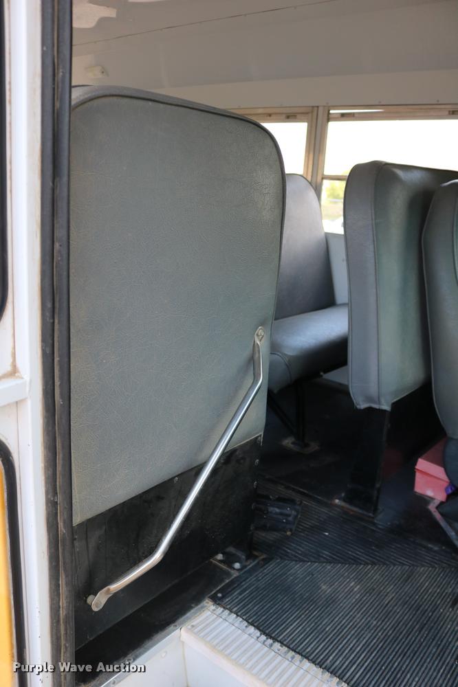 image for item DB9271 1995 Ford Econoline E350 Collins school bus