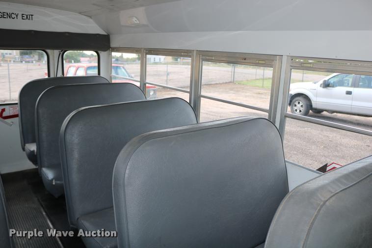 image for item DB9271 1995 Ford Econoline E350 Collins school bus