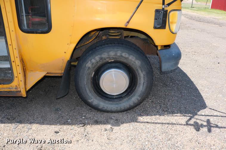 image for item DB9271 1995 Ford Econoline E350 Collins school bus