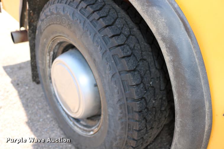 image for item DB9271 1995 Ford Econoline E350 Collins school bus