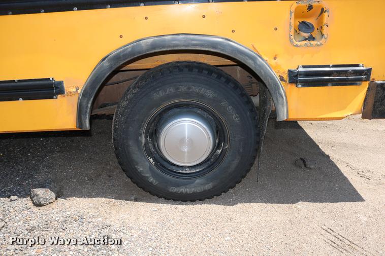 image for item DB9271 1995 Ford Econoline E350 Collins school bus