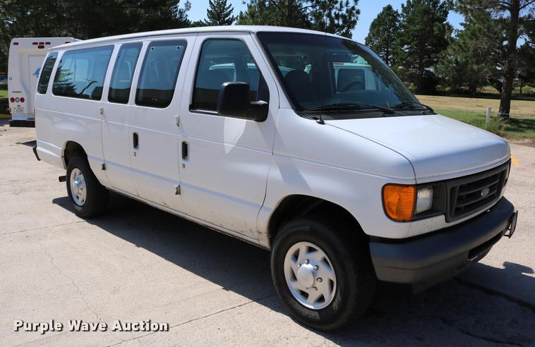 image for item DB9272 2007 Ford E350 Extended van