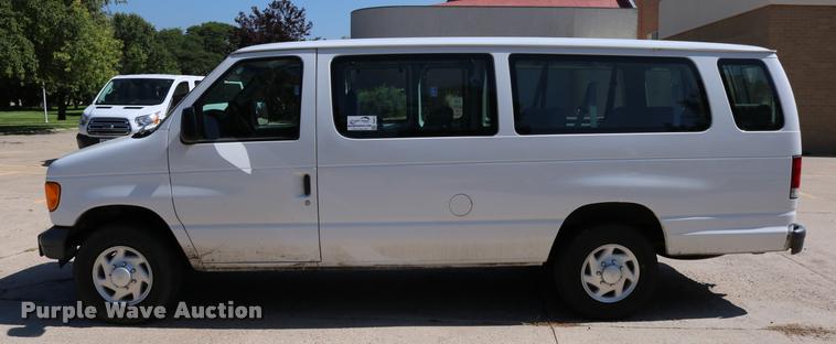 image for item DB9272 2007 Ford E350 Extended van