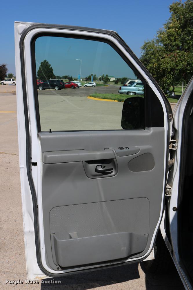 image for item DB9272 2007 Ford E350 Extended van