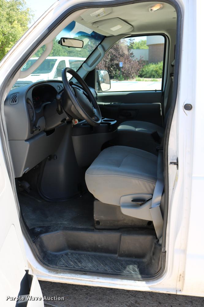 image for item DB9272 2007 Ford E350 Extended van