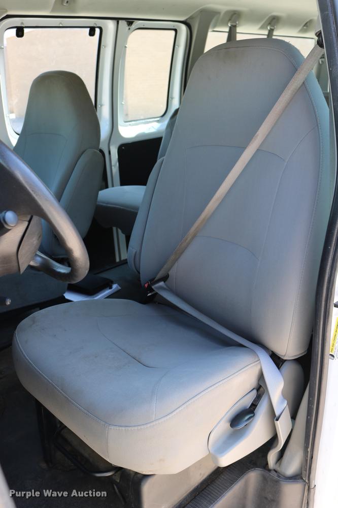 image for item DB9272 2007 Ford E350 Extended van