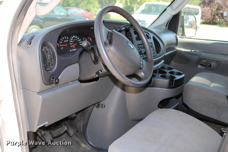 image for item DB9272 2007 Ford E350 Extended van