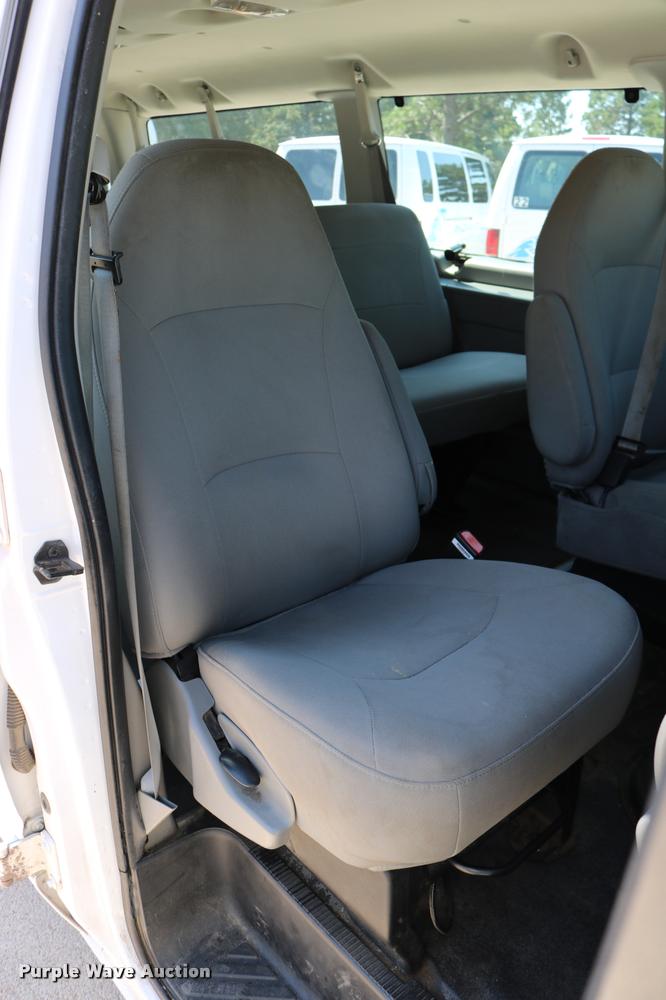 image for item DB9272 2007 Ford E350 Extended van
