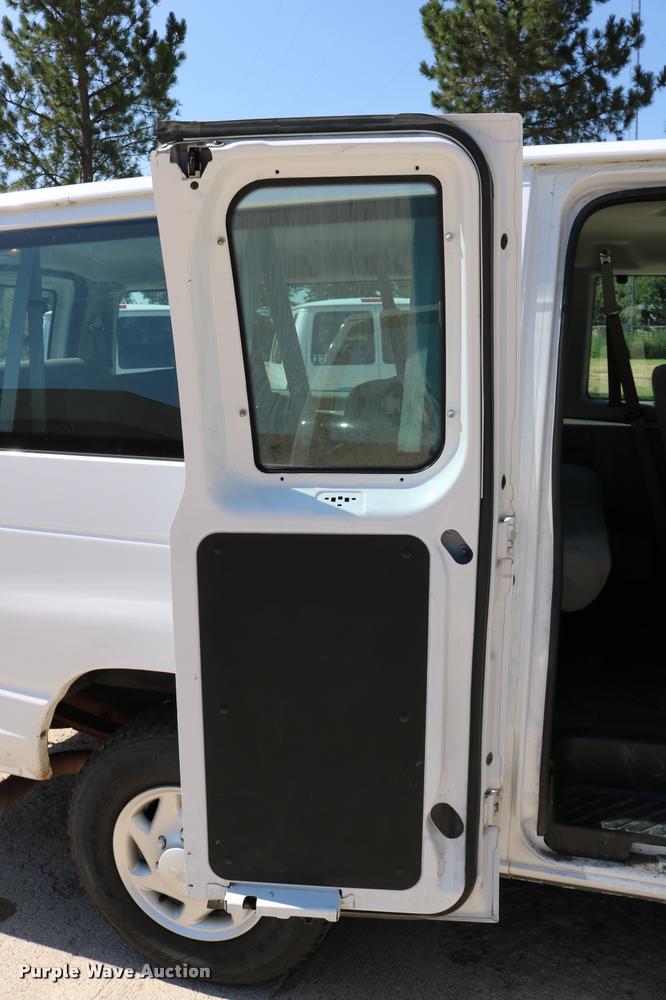 image for item DB9272 2007 Ford E350 Extended van
