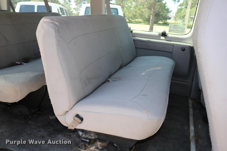 image for item DB9272 2007 Ford E350 Extended van
