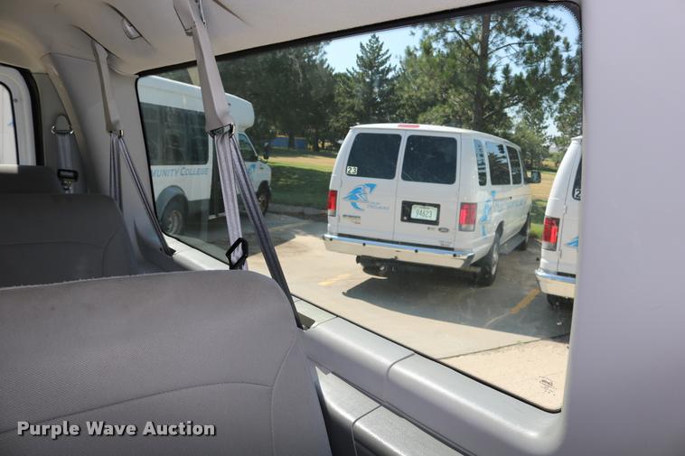 image for item DB9272 2007 Ford E350 Extended van