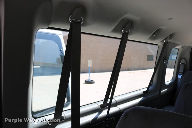 image for item DB9272 2007 Ford E350 Extended van