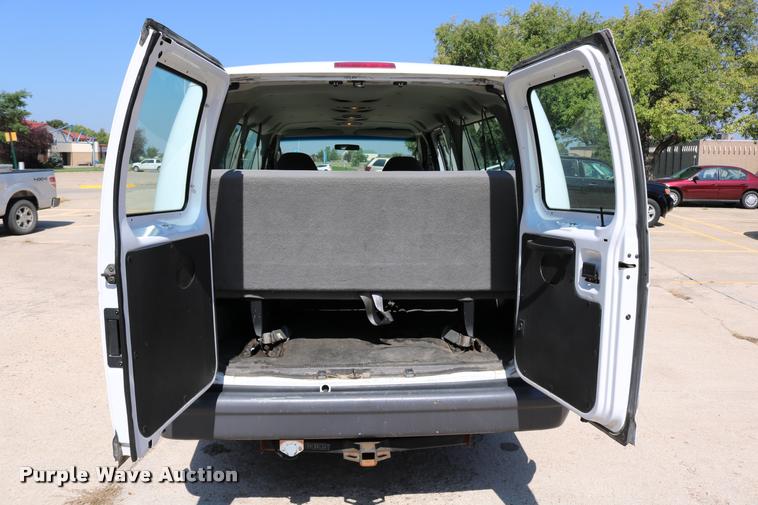 image for item DB9272 2007 Ford E350 Extended van
