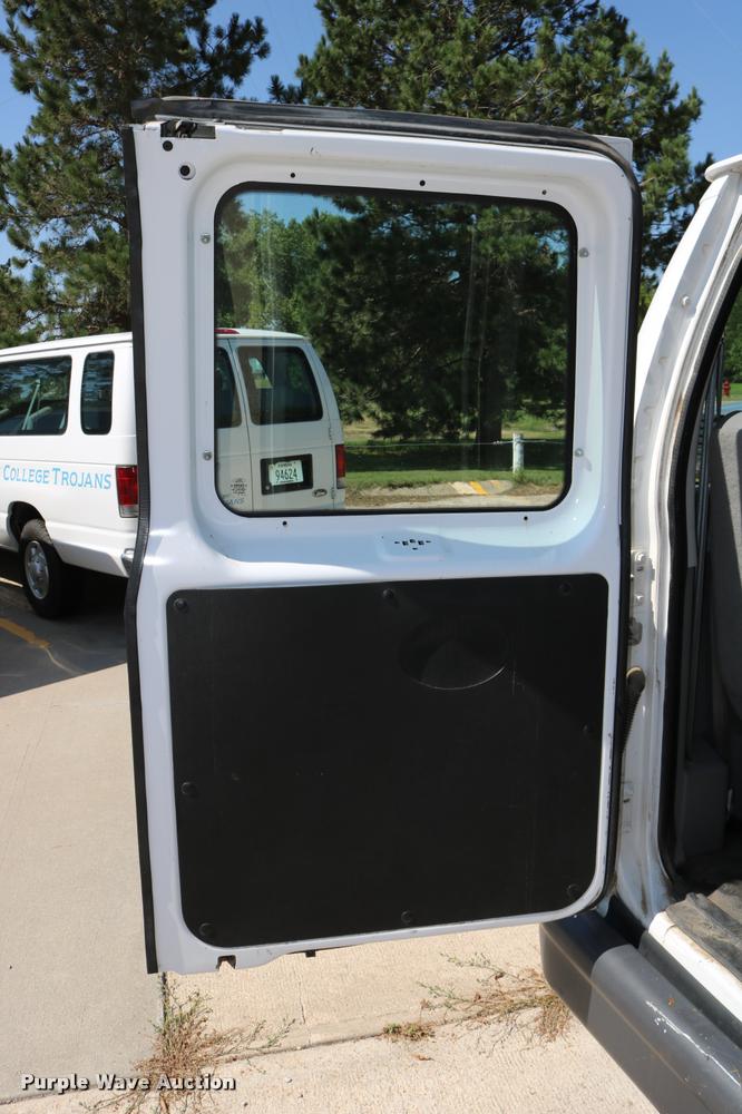 image for item DB9272 2007 Ford E350 Extended van