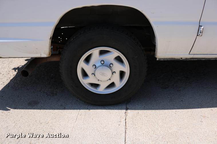 image for item DB9272 2007 Ford E350 Extended van