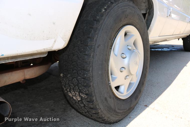 image for item DB9272 2007 Ford E350 Extended van