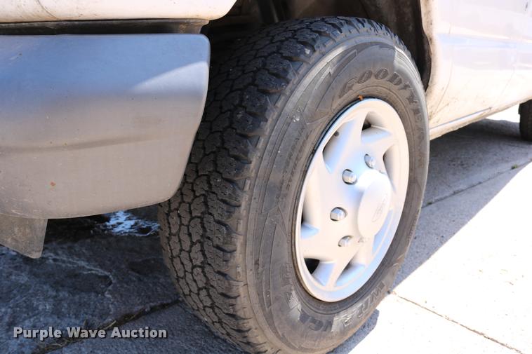 image for item DB9272 2007 Ford E350 Extended van