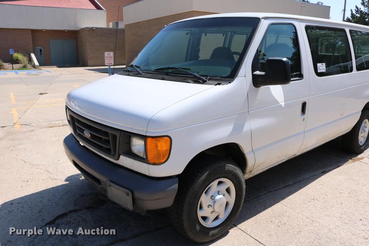 image for item DB9272 2007 Ford E350 Extended van
