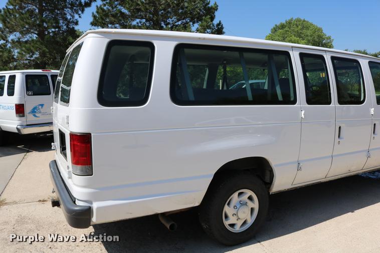 image for item DB9272 2007 Ford E350 Extended van