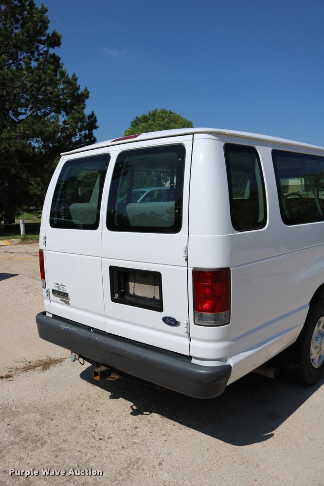 image for item DB9272 2007 Ford E350 Extended van