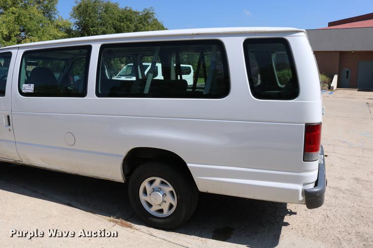 image for item DB9272 2007 Ford E350 Extended van