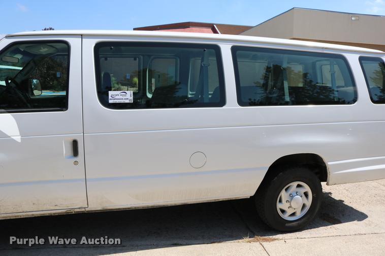 image for item DB9272 2007 Ford E350 Extended van
