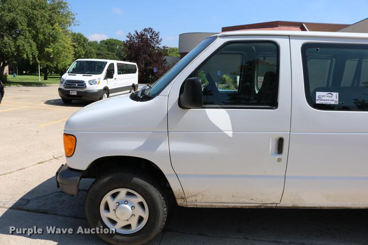image for item DB9272 2007 Ford E350 Extended van