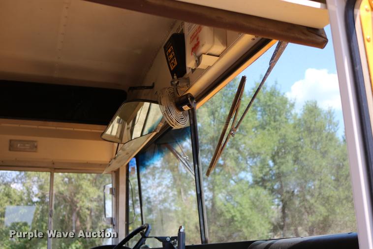 image for item DB9292 1997 International 3800 school bus