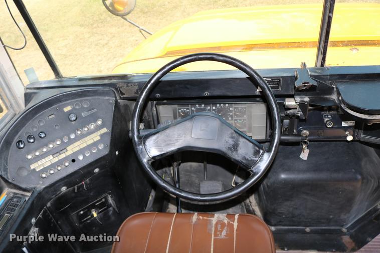 image for item DB9292 1997 International 3800 school bus