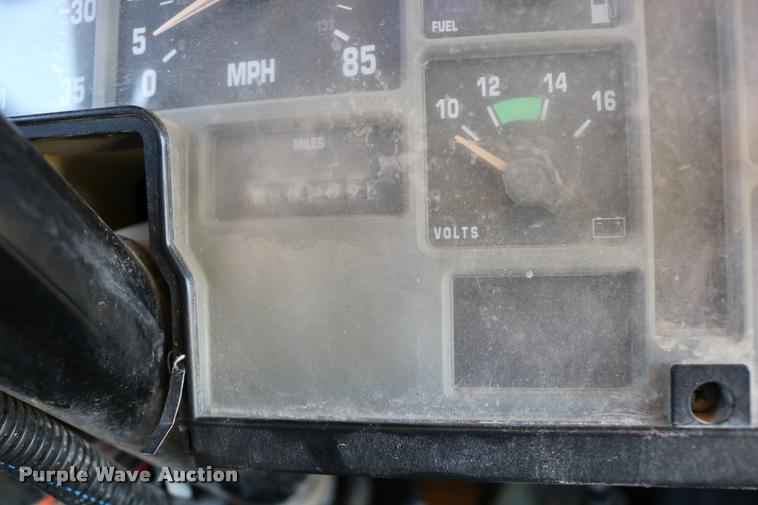 image for item DB9292 1997 International 3800 school bus