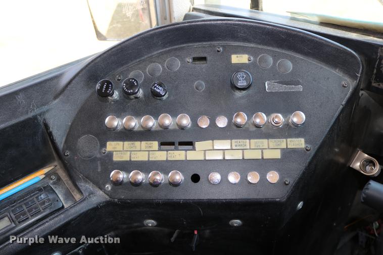 image for item DB9292 1997 International 3800 school bus