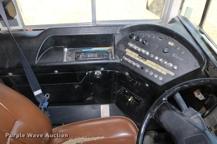 image for item DB9292 1997 International 3800 school bus