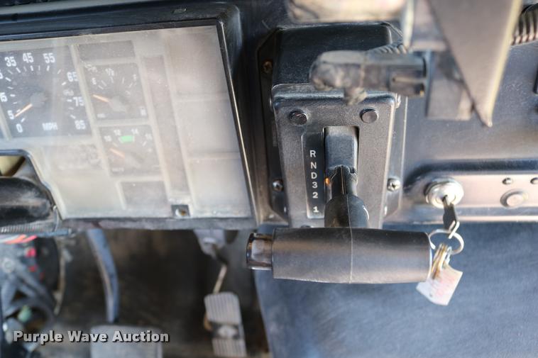 image for item DB9292 1997 International 3800 school bus