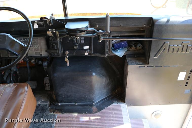 image for item DB9292 1997 International 3800 school bus