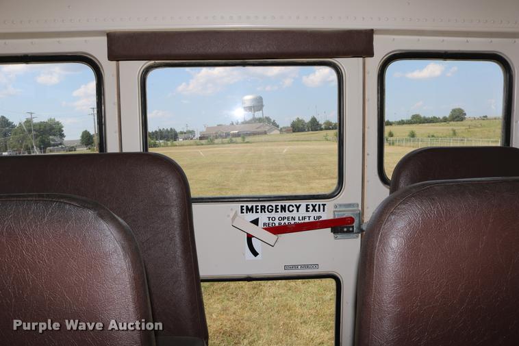 image for item DB9292 1997 International 3800 school bus